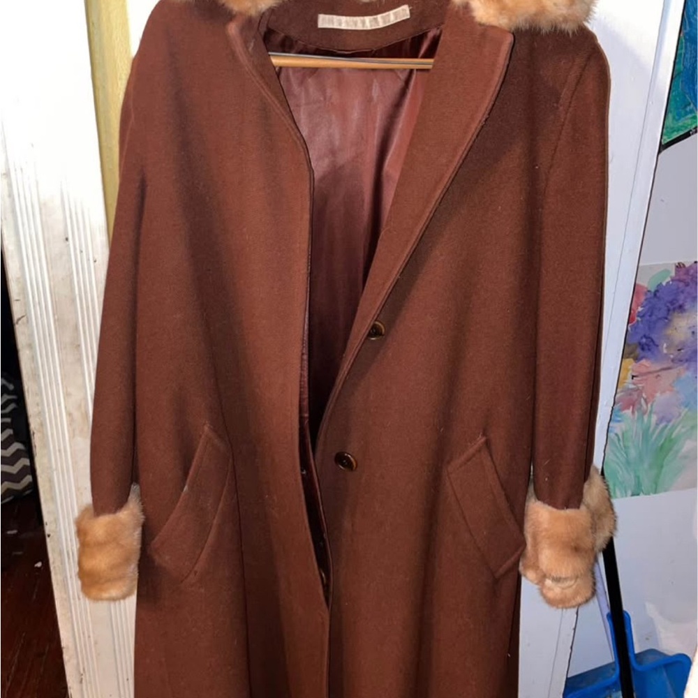 Elegant Brown Fur-Trimmed Women's Coat